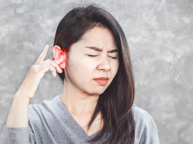 Ù tai là tình trạng nghe thấy tiếng ồn trong tai