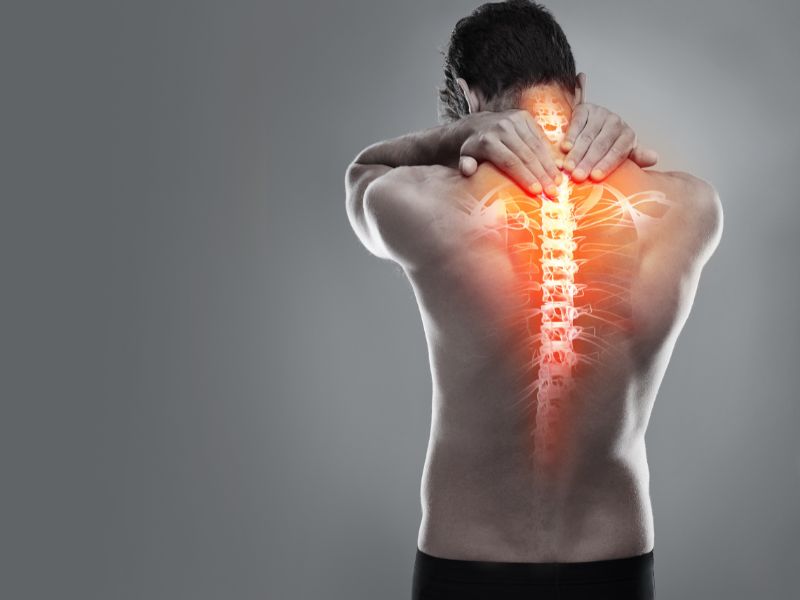 Đau lưng trên tuy ít gặp hơn đau lưng dưới nhưng cũng là vị trí đau lưng nguy hiểm cảnh báo nhiều bệnh